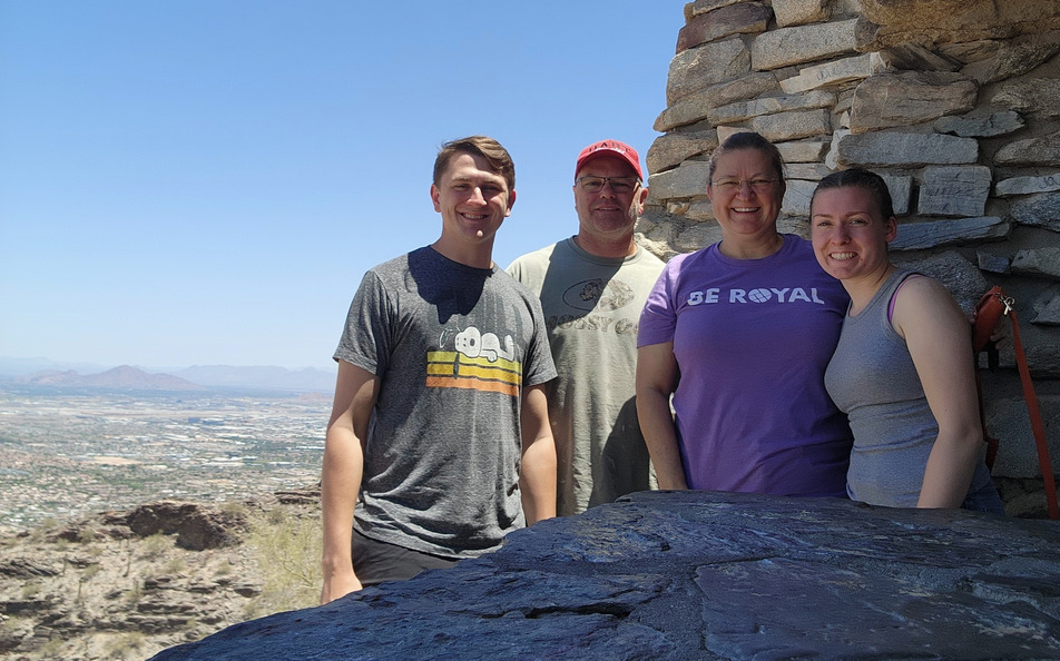 Soaking up the Arizona heat with Isaac’s aunt and uncle